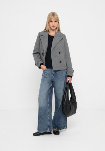 Короткая куртка