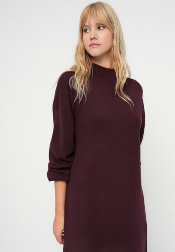 Вязаное платье