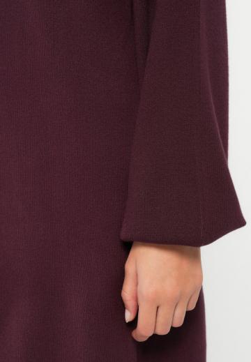 Вязаное платье