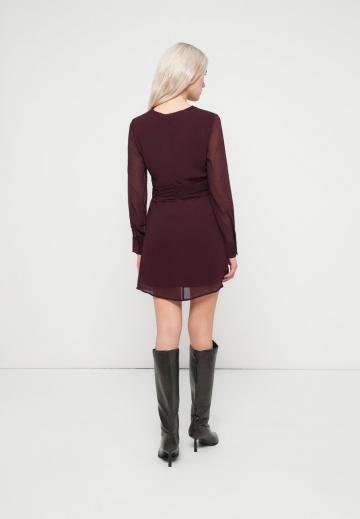 Короткое платье