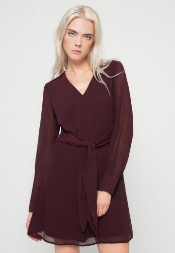 Короткое платье