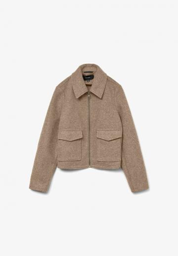 Куртка с накладнымит карманами