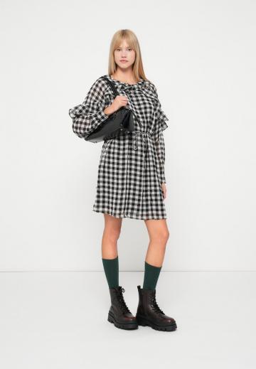 Короткое платье