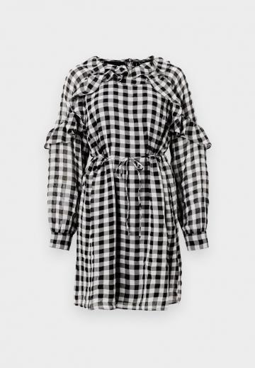 Короткое платье