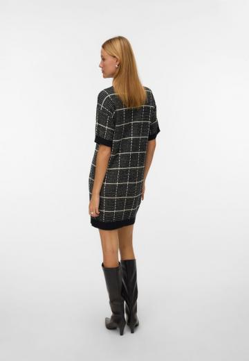 Вязаное платье