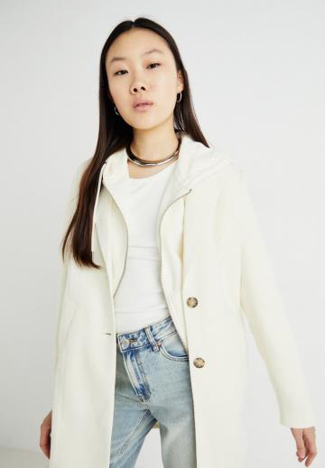 Шерстяное пальто