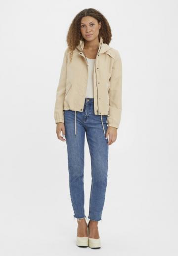 Куртка с накладнымит карманами