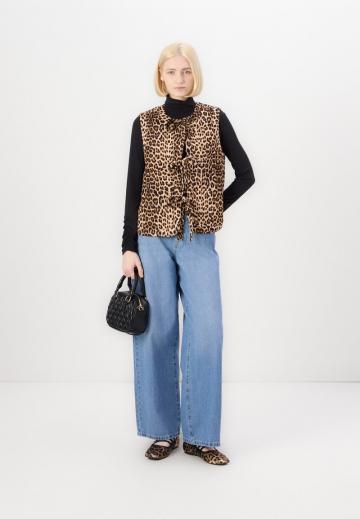 Джинсовая жилетка