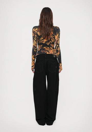 Брюки с накладными карманами