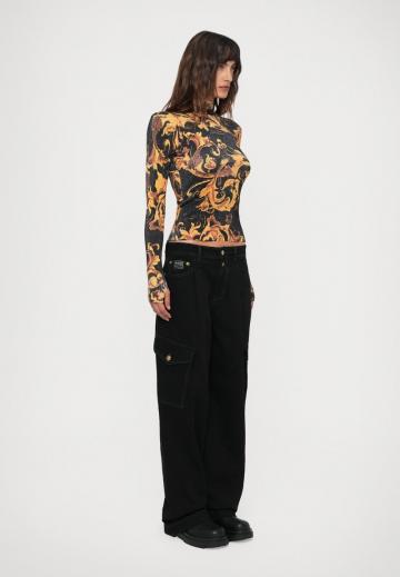 Брюки с накладными карманами