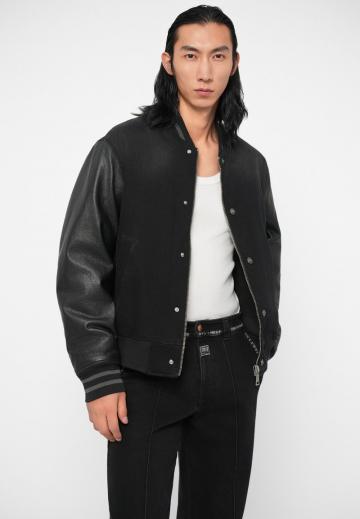 Джинсовая куртка