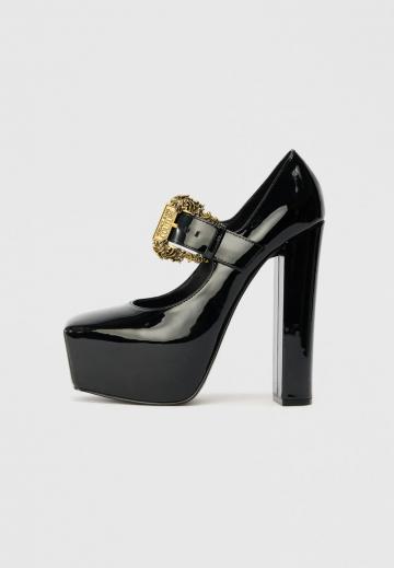 Туфли на высоком каблуке