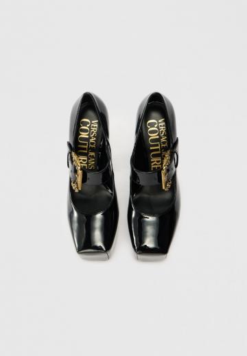 Туфли на высоком каблуке