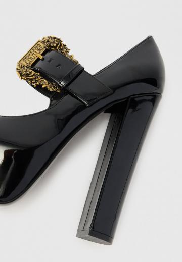 Туфли на высоком каблуке