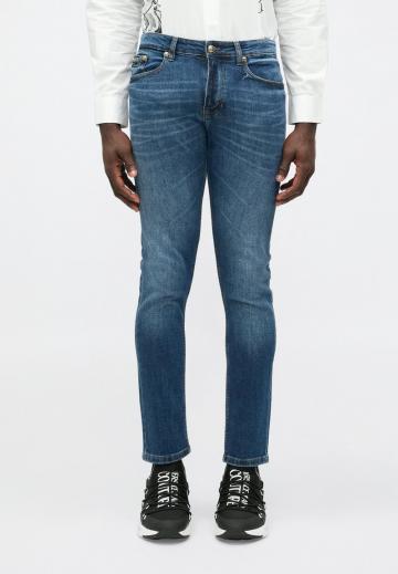 Узкие джинсы