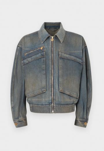 Джинсовая куртка