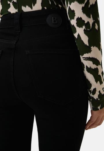 Клешеные джинсы