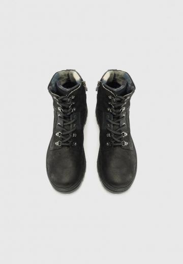 Ботинки на шнуровке