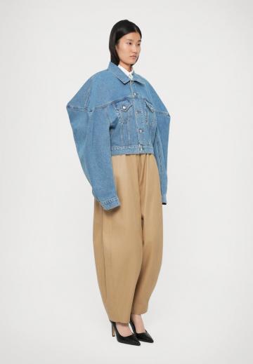 Джинсовая куртка