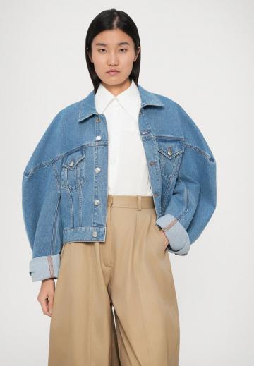 Джинсовая куртка