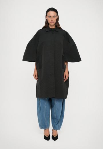 Короткое пальто