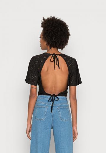 Кружевная блузка