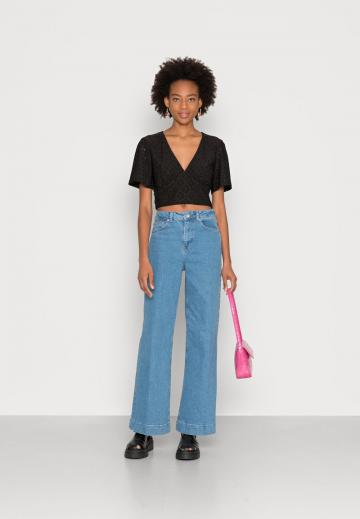 Кружевная блузка