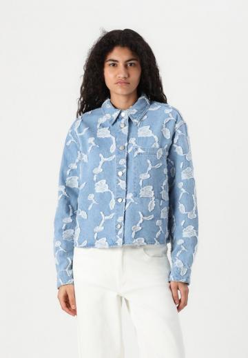 Джинсовая куртка