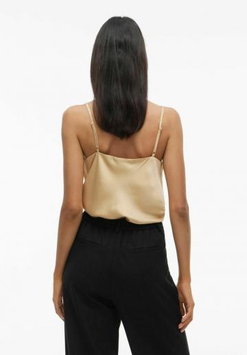 Топ на бретельках