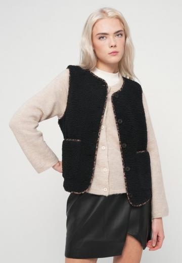 Пуховой жилет