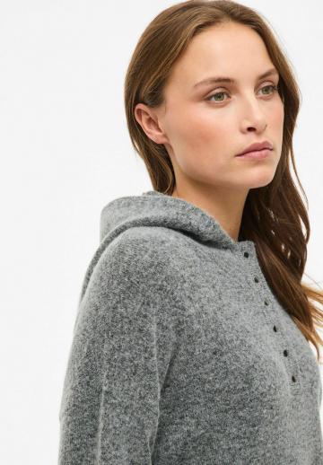 Пуловер с капюшоном