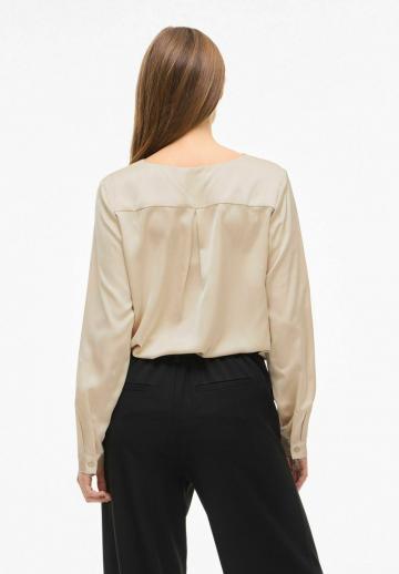 Атласная блузка