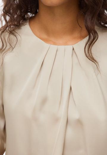 Атласная блузка