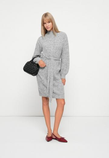 Вязаное платье