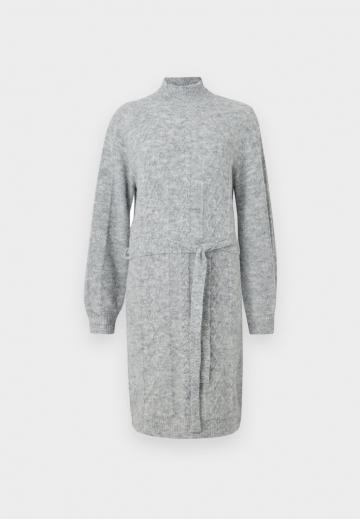 Вязаное платье