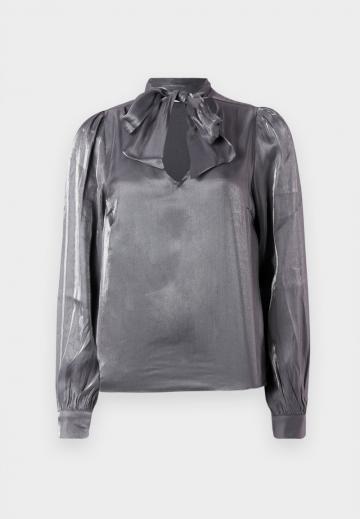Атласная блузка