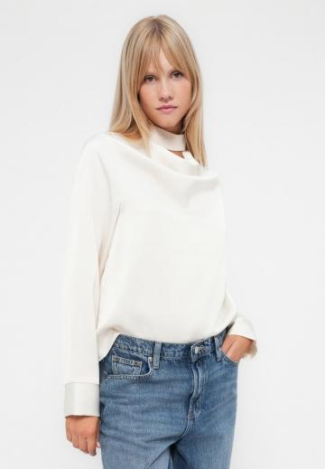 Атласная блузка