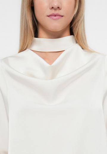 Атласная блузка