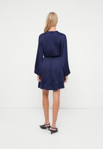 Короткое платье