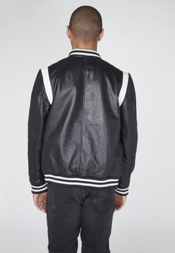 Куртка бомбер