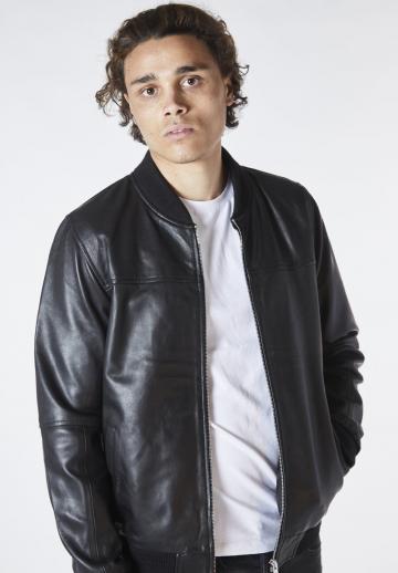 Куртка бомбер