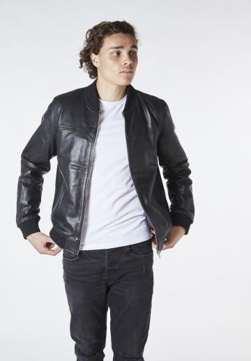 Куртка бомбер