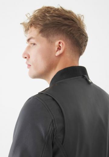 Куртка бомбер