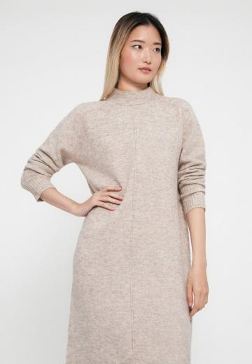 Вязаное платье