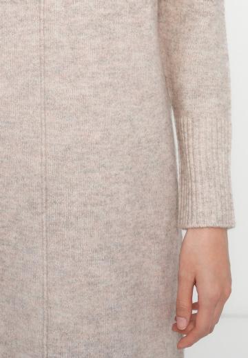 Вязаное платье