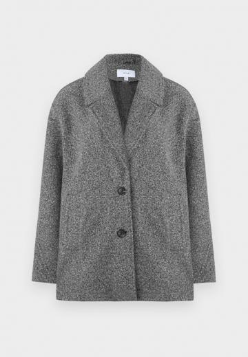 Короткое пальто