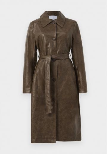 Пальто из искусственной кожи