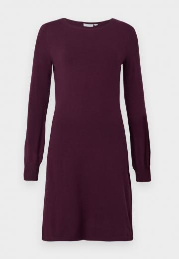 Вязаное платье