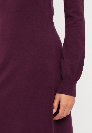 Вязаное платье