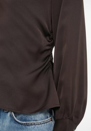 Атласная блузка